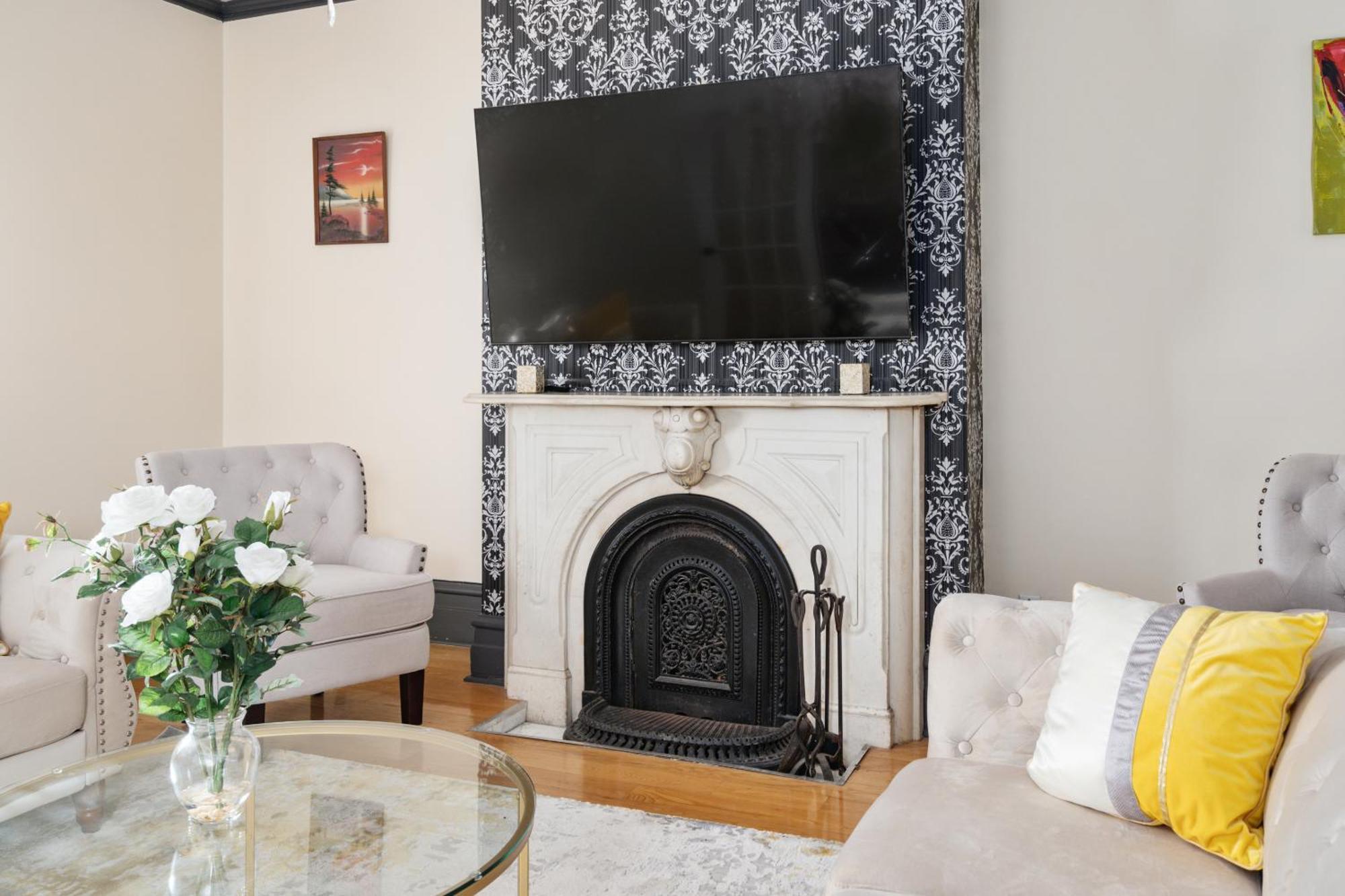 Centennial 6-Bedroom Waterfront Palace Sleeps 14 Montreal Exterior foto
